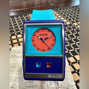 NIXON MEN'S SCORE PU ANALOG WATCH IN PURPLE / BLUE / RED(A067-719)